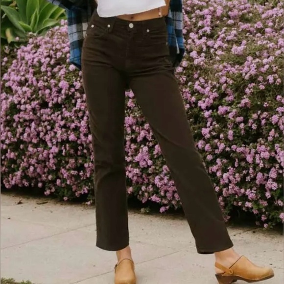 AMO Pants - AMO CHLOE CROP CORDUROY. Chestnut Brown. Size 28. EUC.